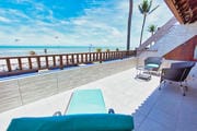 Varanda do apartamento com vista para o mar